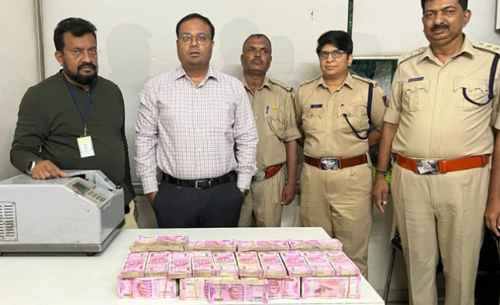 ಬೆಳಗಾವಿಯಲ್ಲಿ ದಾಖಲೆ ಇಲ್ಲದ 2 ಕೋಟಿ ರೂ. ಹಣ ಜಪ್ತಿ